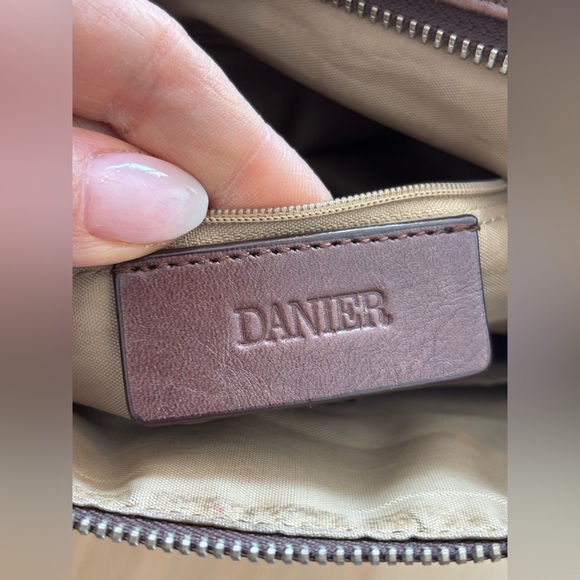 DANIER vintage crossbody leather bag! - Picture 7 of 9